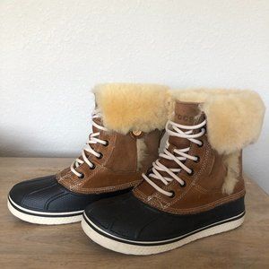 Crocs Women's Luxe Duck Boots (Size 7)